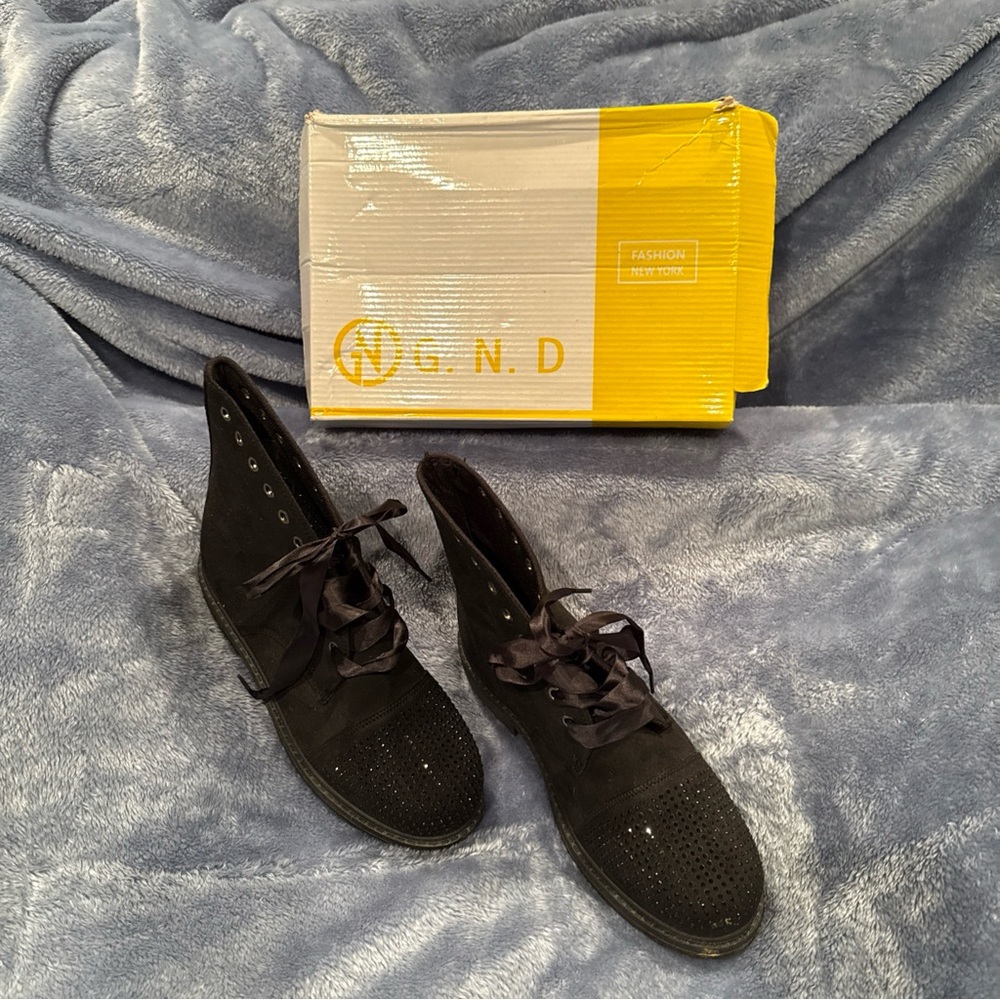 Nwt Black suede sparkle boots ladies size 10